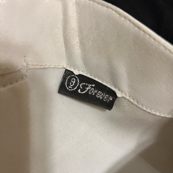 Boots - Picture 3 of 3